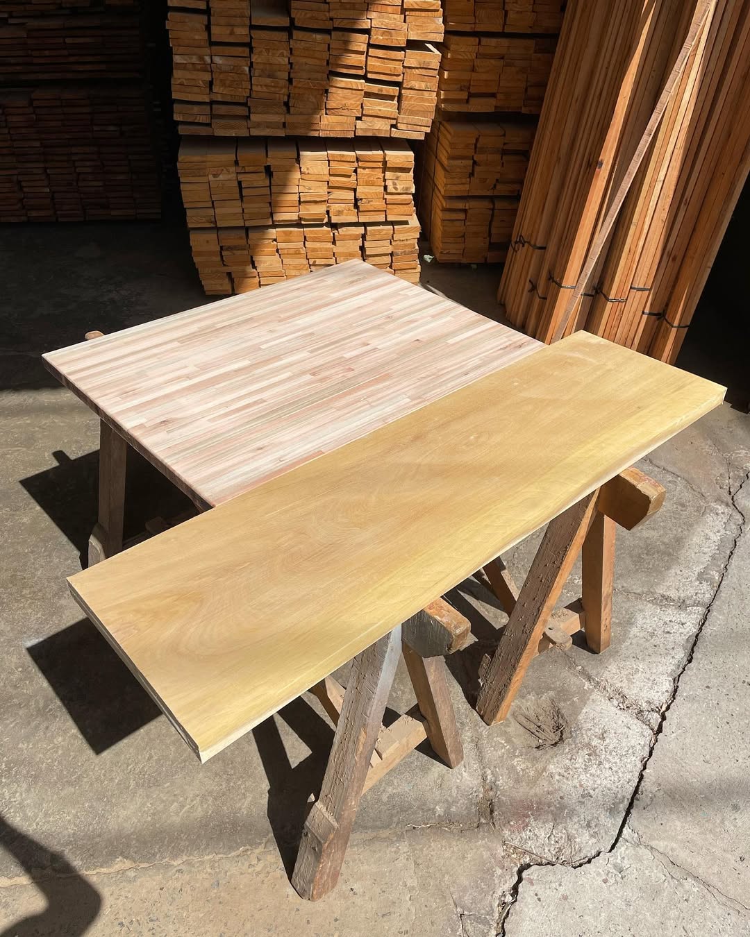 Tablones y tapas de madera terminados